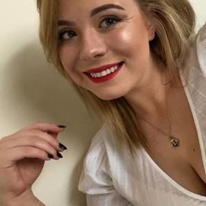 Meet your Posher, Ebony